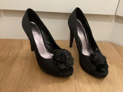 Monsoon peep toe shoes size - peep,