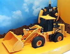 Diecast Masters 1/35 Scale