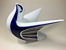 A VINTAGE SARGADELOS R.F. PALOMA MODERNIST SPANISH PORCELAIN DOVE