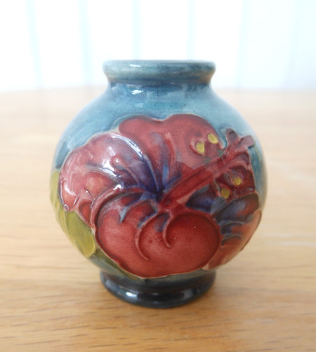 Moorcroft vintage miniature - moorcroft,