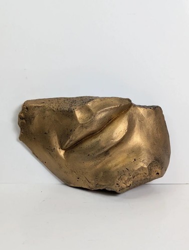 Gold lips sculpture - gold,