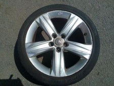 VAUXHALL ASTRA H SRI 5 STUD ALLOY WHEEL + 225/40/18 PIRELI 4MM TYRE