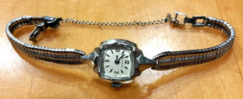 Vintage bulova ladies - m3,