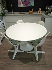 Arkana Tulip Table & Chair