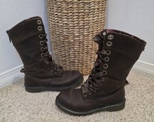 Dr. Martens Triumph Floral