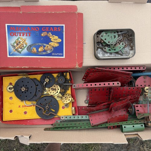Vintage meccano gears outfit - meccano, a