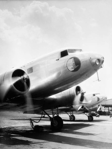 Aeroplane with propellers - dc-3,