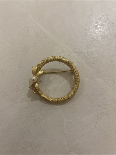 Vintage sphinx gold tone - sphinx,