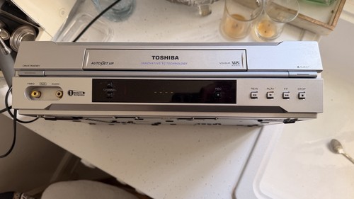 Toshiba v243uk video - video, cassette