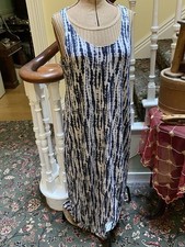 NAVY & WHITE BROKEN STRIPES