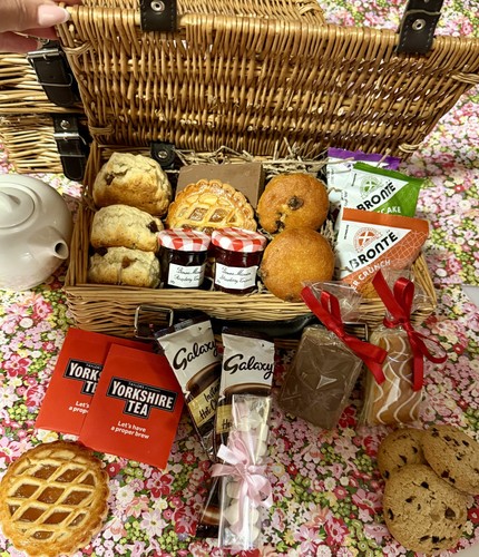 Luxury afternoon tea hamper - luxury,