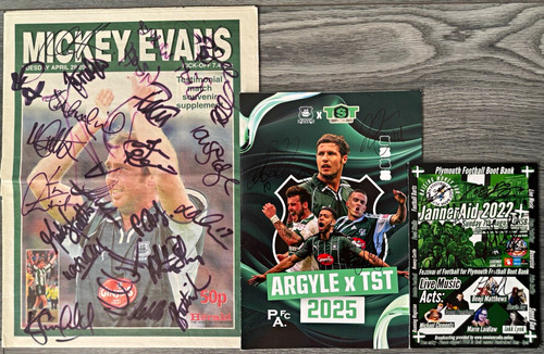 Rare plymouth argyle - signed, v