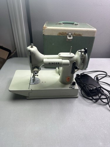 Vintage white singer 221 - white,