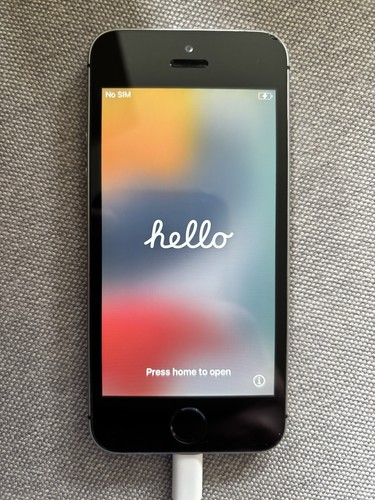 Apple iphone 1st - apple, se