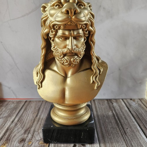 Metallic gold lion - metallic,