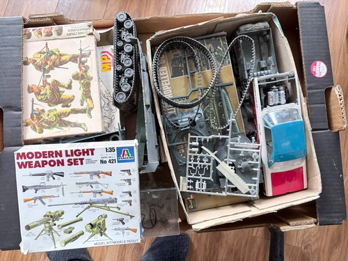 Vintage military model kit - military,