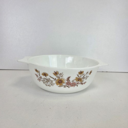 Vintage pyrex casserole dish - casserole,