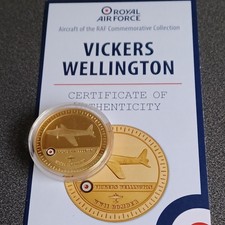 RAF VICKERS WELLINGTON ROYAL AIR FORCE 44m ENAMELLED GOLD PLATED MEDAL - coa