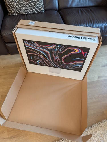 Apple studio display with - studio,