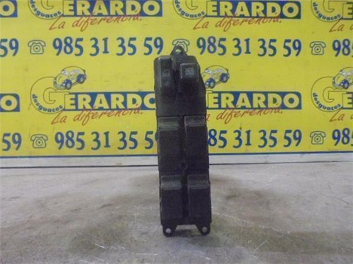 8482002100 left front window - left,
