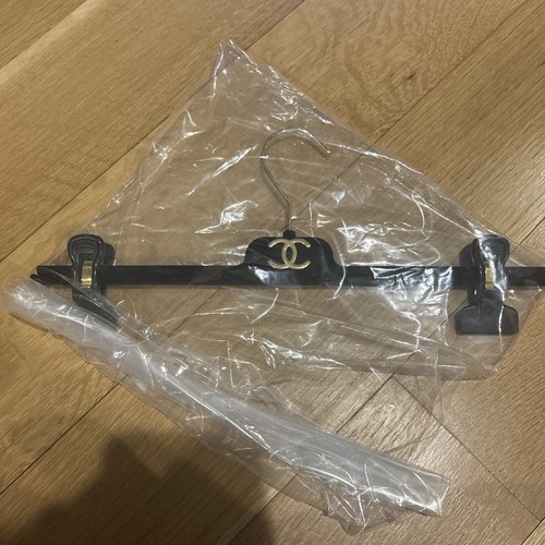 Authentic chanel hanger - authentic,