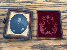 ANTIQUE DAGUERREOTYPE CASED