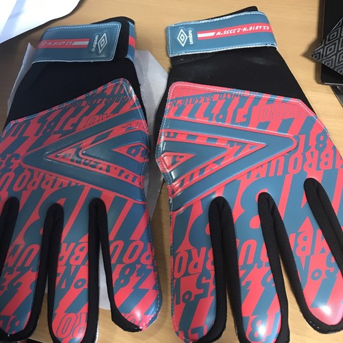 Goalkeeper gloves size new - goalkeeper,