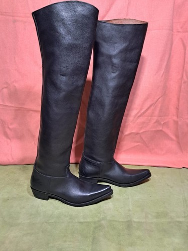 Men handmade motorcycle - handmade, thigh
