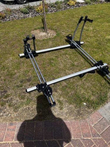 Thule bike carrier and cross - bike,