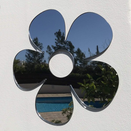 Daisy garden mirror - daisy,