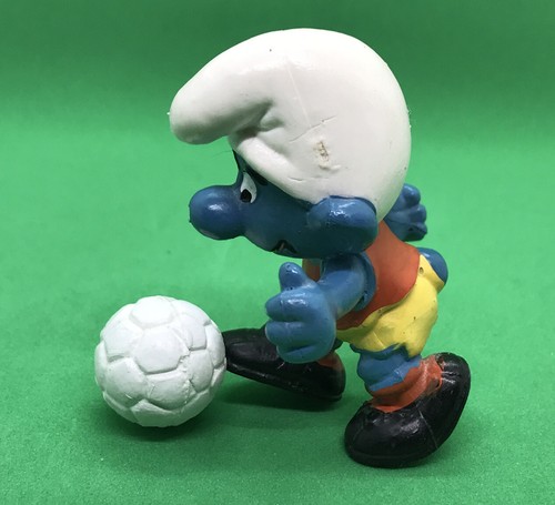 Soccer footballer smurf - soccer/footballer,