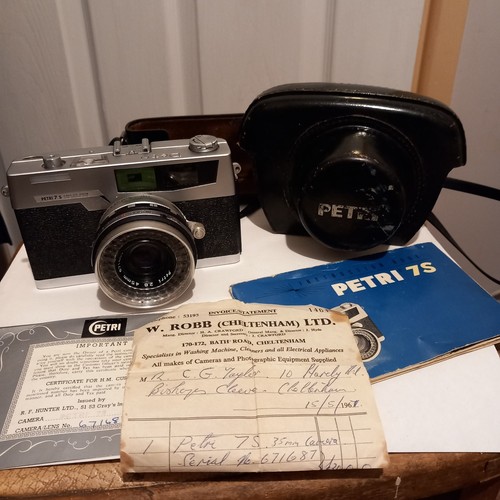 Petri vintage camera - s,