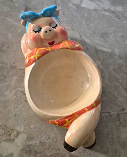 Ceramic pig sponge scubber - ceramic,