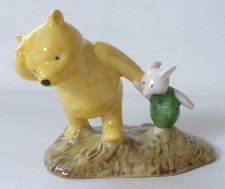 ROYAL DOULTON POTTERY Winnie the Pooh FIGURINE Pooh and Piglet the windy day