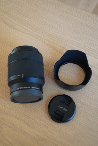 Sony 70mm 5 - fe, f/3.5-5.6