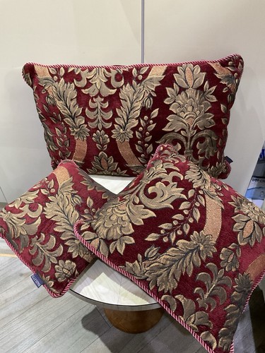Cushions opulent red and - opulent,