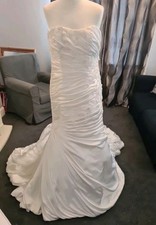 Modern Alfred Angelo fishtail wedding dress ivory with embroidery detail size 14