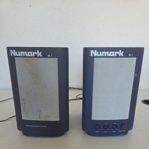 Numark powered monitor set - m-1,