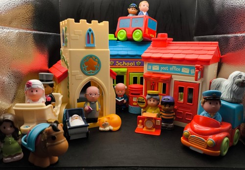 Elc happyland village bundle - village,