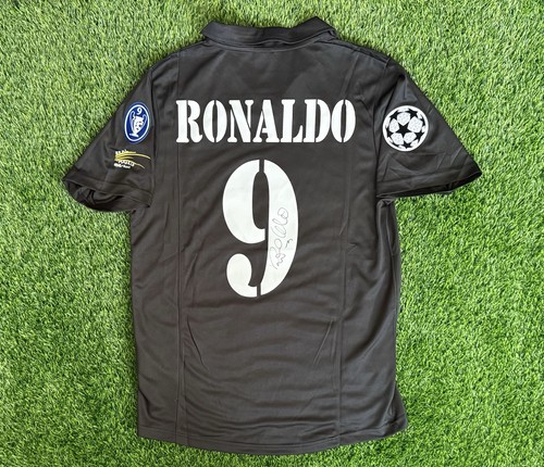 Genuine ronaldo signed real - genuine,