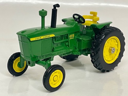 Scale ertl 5725ea john - 1/43,