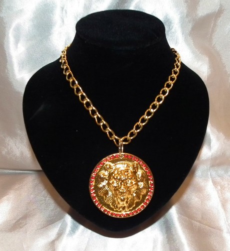 Elvis style red crystal - elvis,