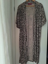 Boohoo Long Edge to Edge Cardigan Size 14 Brown Floral Pattern Short Sleeve 