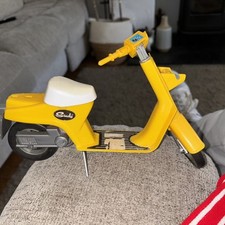 Vintage Sindy Scooter Moped Motorbike Damaged