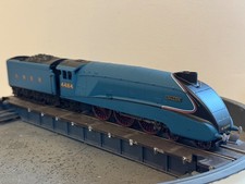 Hornby R2779 LNER Garter Blue
