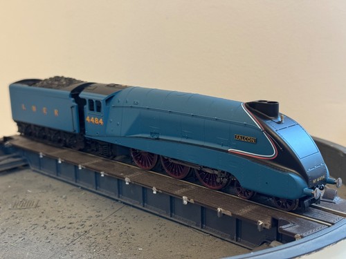 Hornby r2779 lner garter - lner,