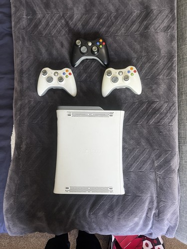 White xbox 360 with 60gb - xbox,