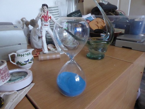 Very large blue egg - , timer