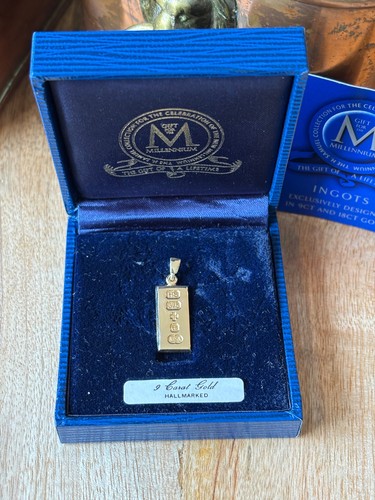 Solid 9ct gold - solid,