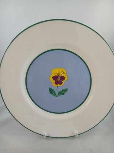Crown trent pansy - pansy, dessert